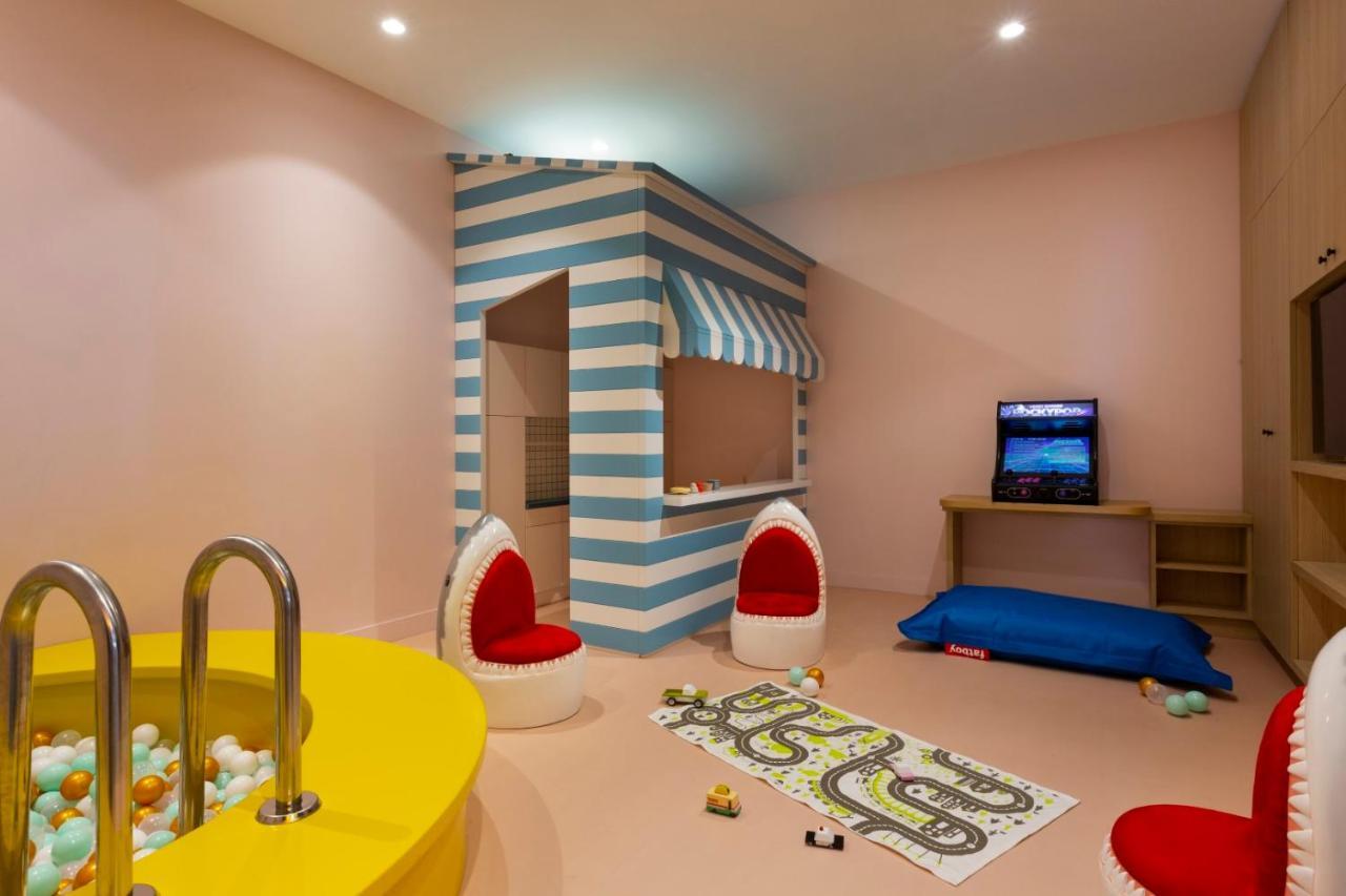 Rockypop & Hotel 4*